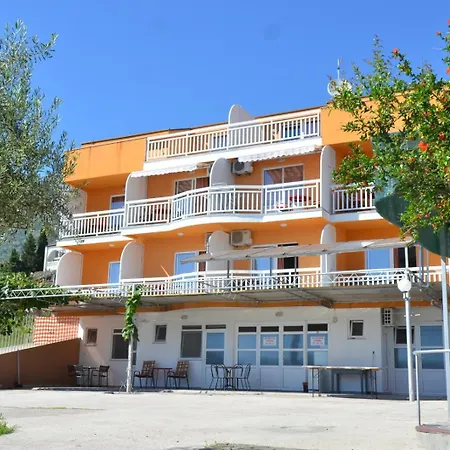 Appartement Mirnna *